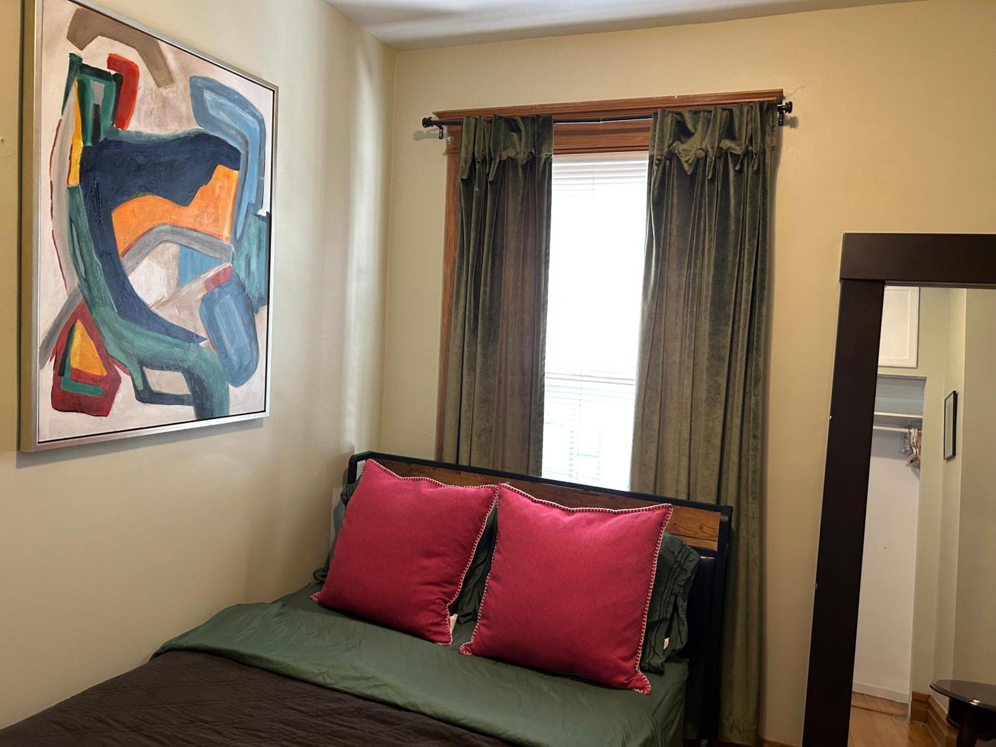Green Room In Dorothys Bnb Chicago Extérieur photo